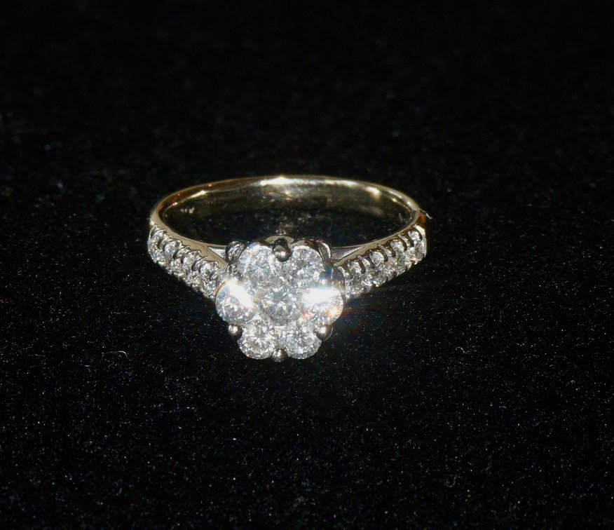 Natural Diamonds Ring 1.18 ck set in 14K  