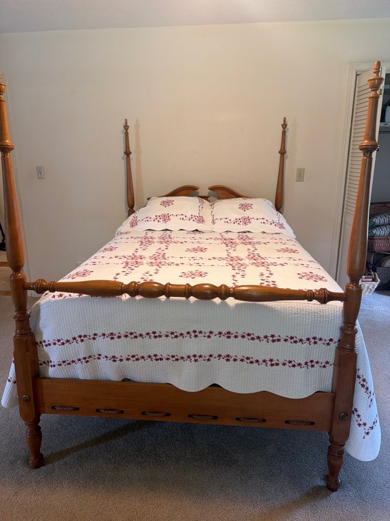 Bassett Furniture Company vintage maple wood four poster bed