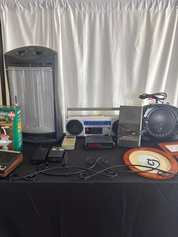 Mixed Electronics, Small Appliances & Household Décor Lot