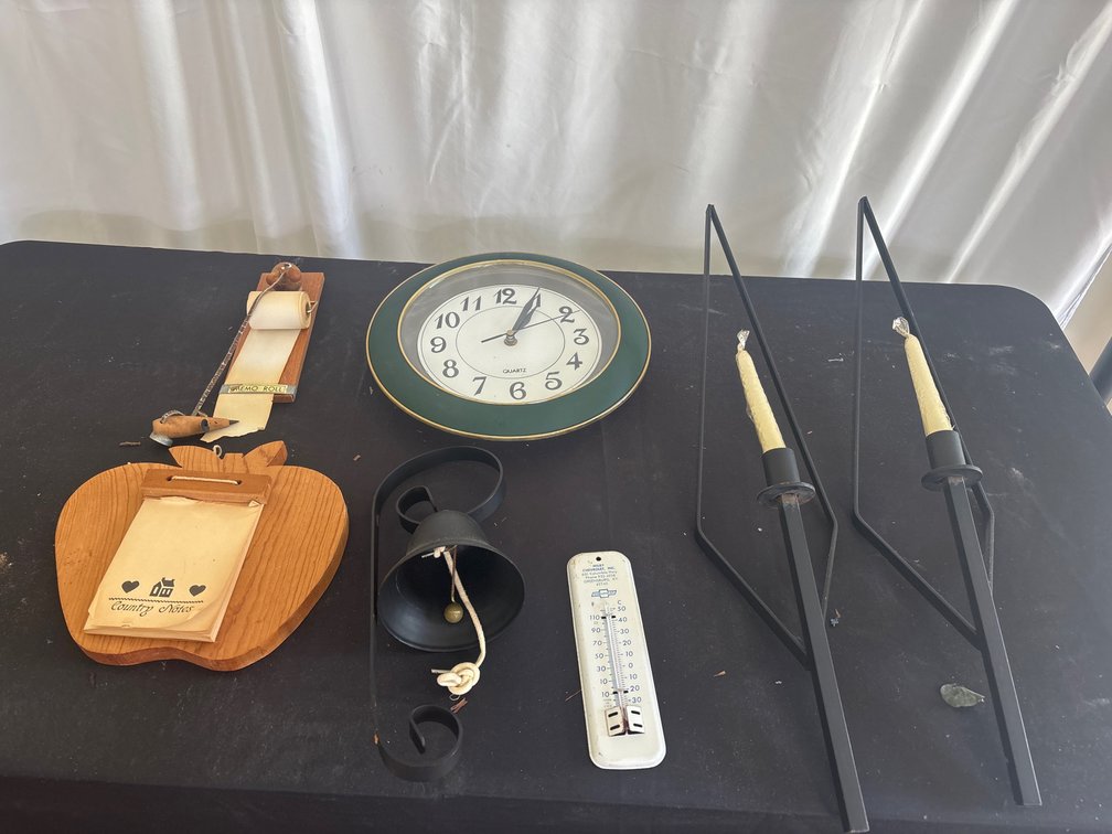 Assorted Home Décor & Wall Accessories – 7-Piece Lot