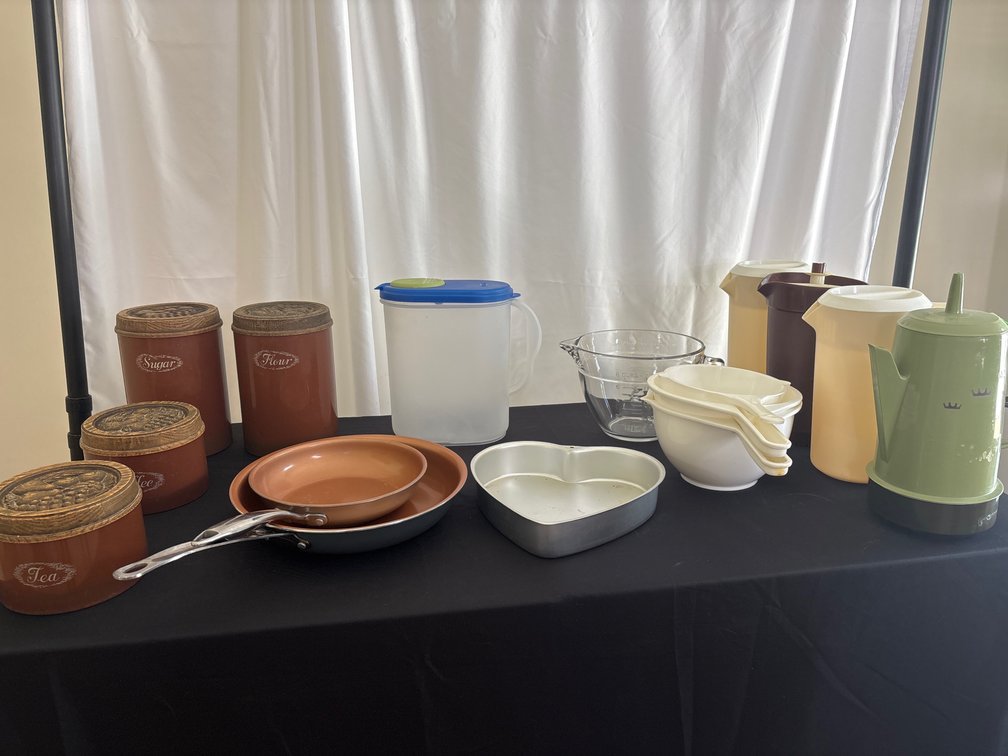 Assorted Kitchenware & Small Appliances – Multi-Piece Lot