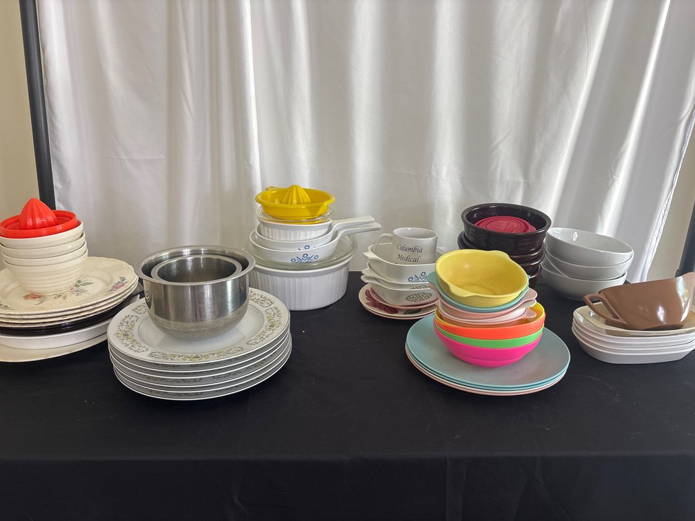 Assorted Dinnerware, Serving Pieces & Kitchenware – Multi-Piece Lot