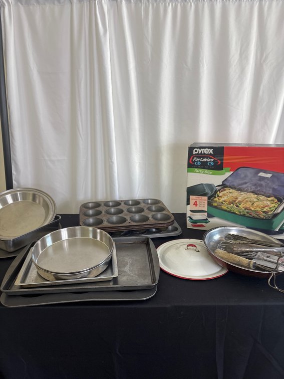Lot of Assorted Bakeware, Cookware & Kitchen Accessories