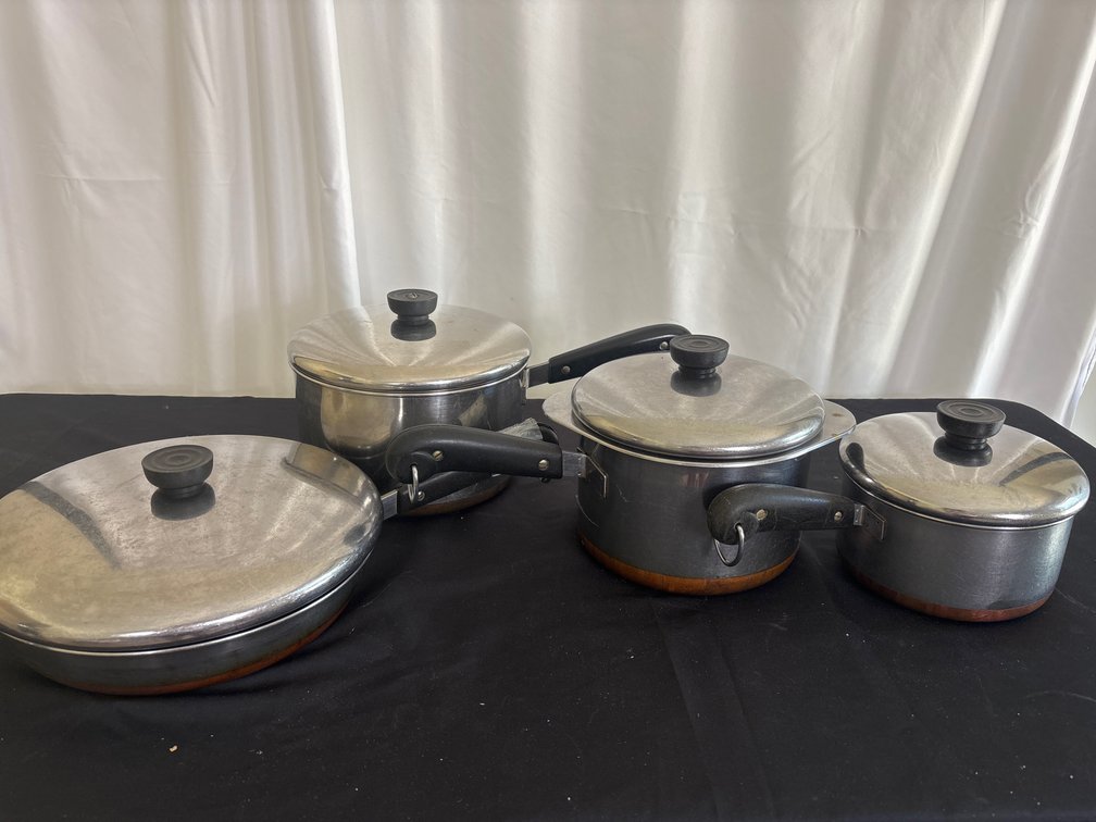 4-Piece Cookware Set with Lids