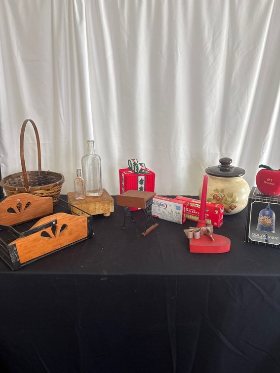 Lot of Assorted Home Décor, Holiday Items & Collectibles