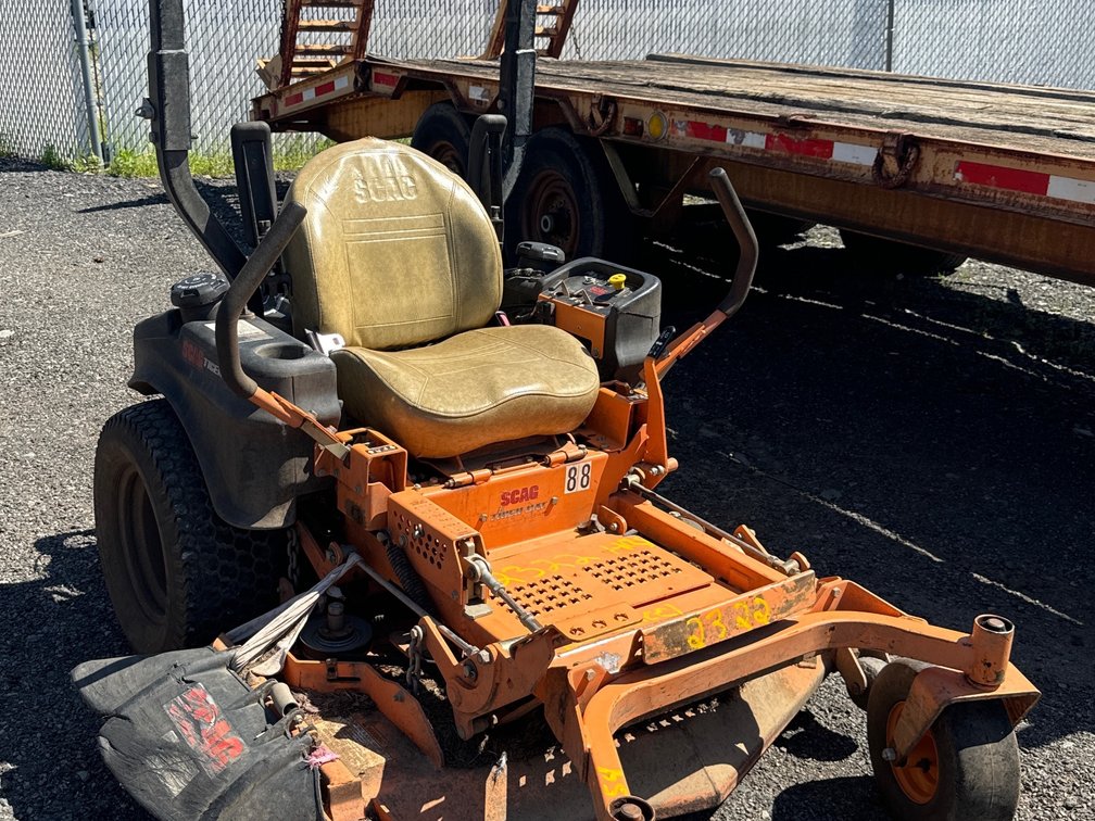 SCAG-TIGER CAT SSZ18-CV MOWER