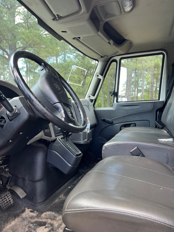 Image for 2015 International 4300 Box Truck