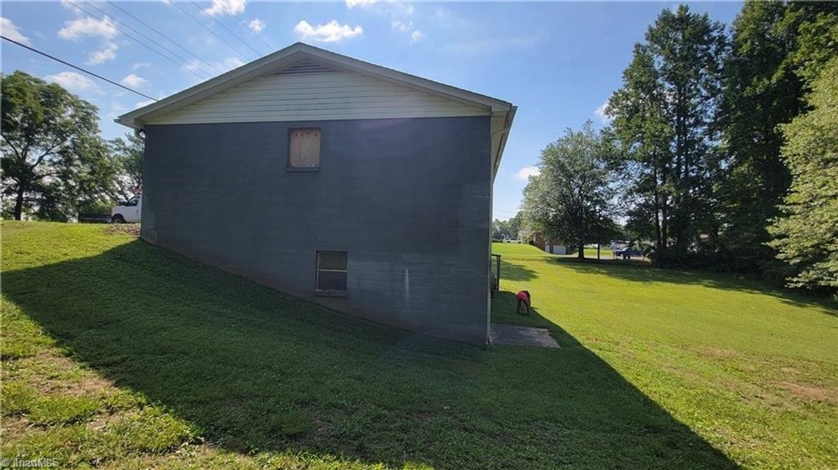 Image for Building For Sale in Mount Airy - 1193 Pine Ridge Road