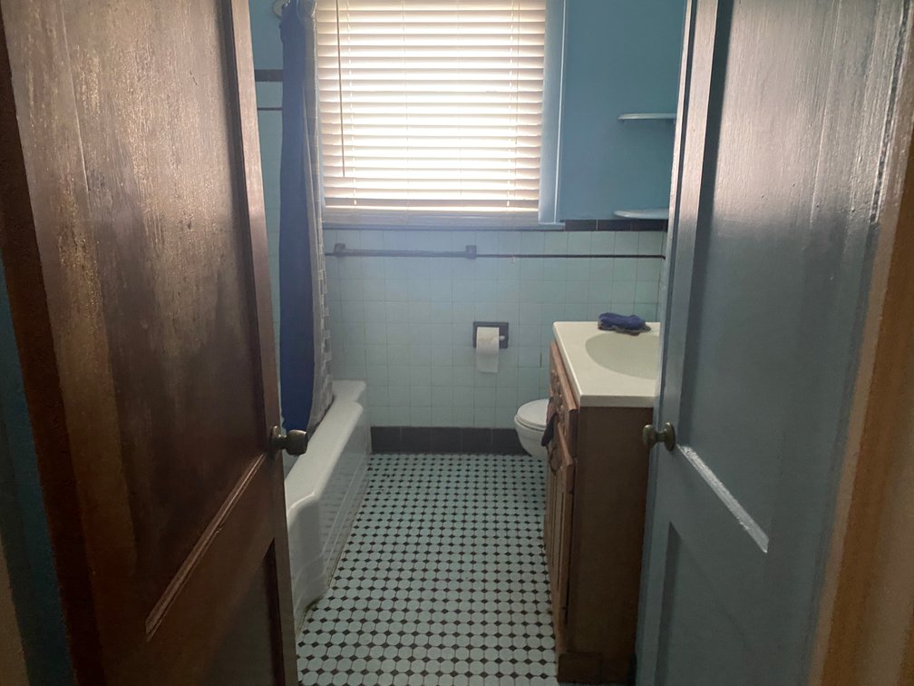 Image for US Marshals Service Auction - 2 Bedroom Home Near Downtown Charlotte, NC