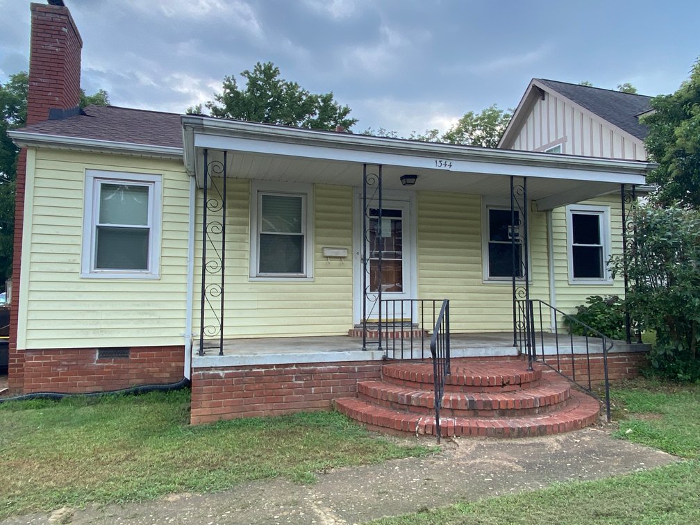 Image for US Marshals Service Auction - 2 Bedroom Home Near Downtown Charlotte, NC