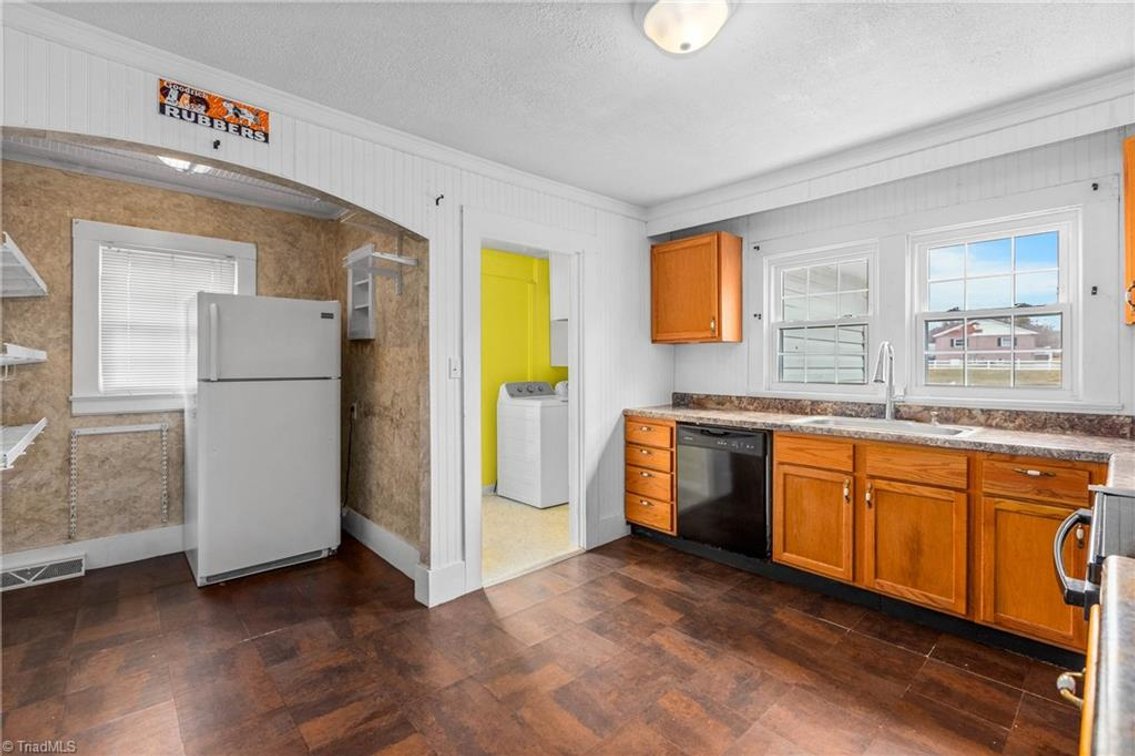Image for Home For Sale in Mount Airy - 842 Red Brush Road