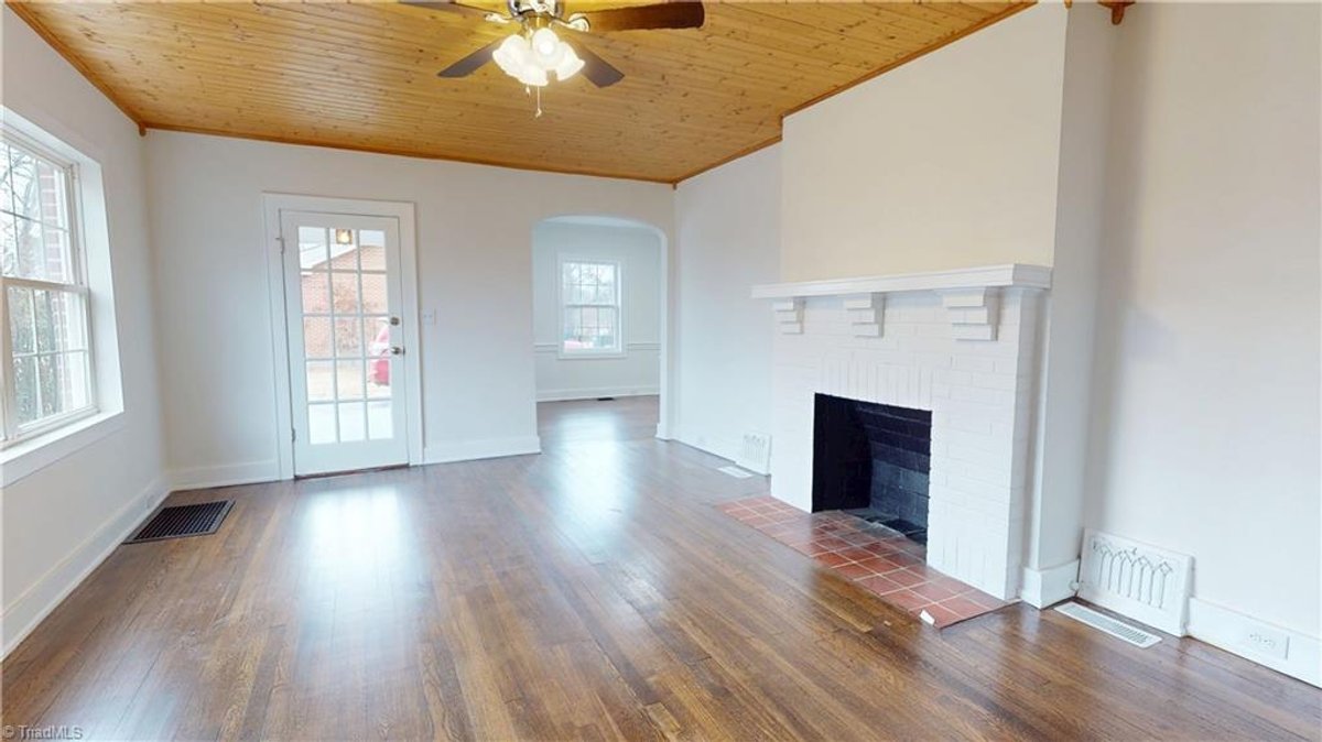 Image for Home For Sale in Mount Airy - 1625 North Main Street