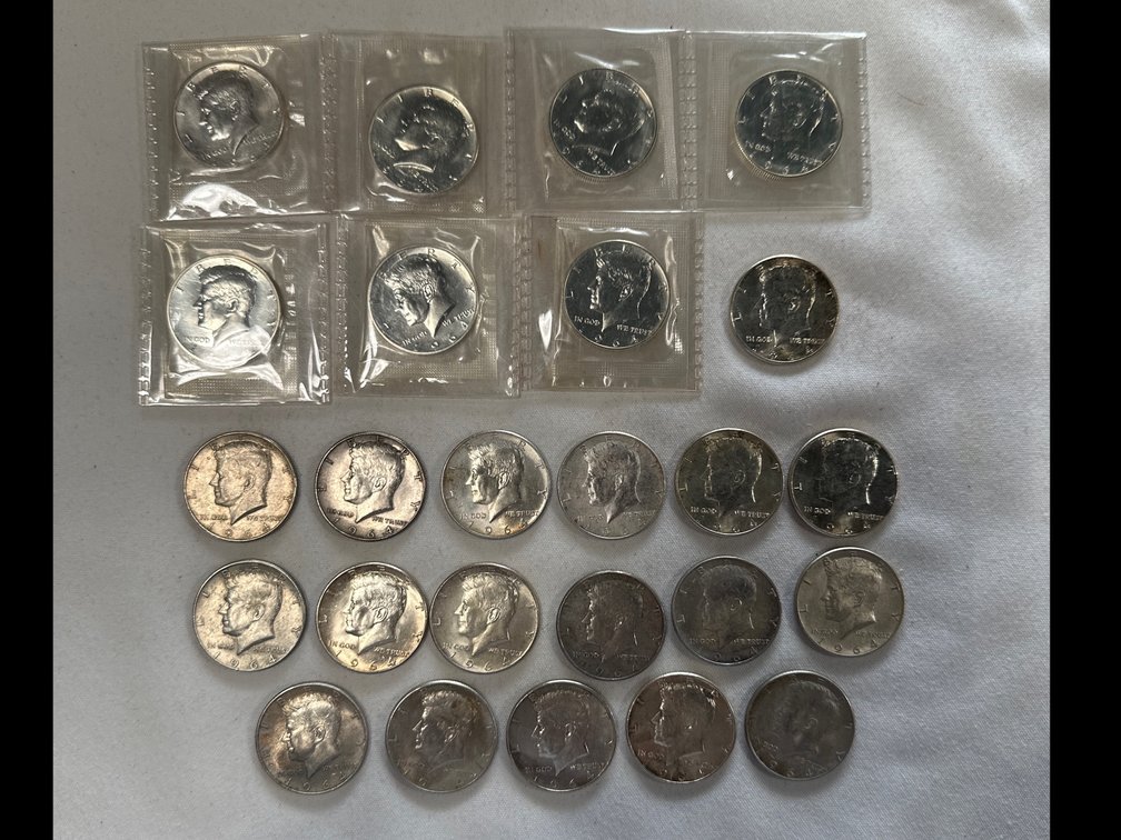 25X 1964 Kennedy Half Dollars 90% Silver