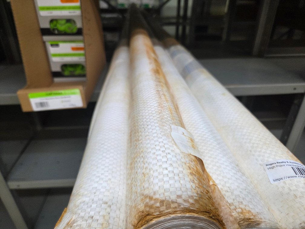 4 rolls wrap, 1 1/4"  Fing Shank Plastic Cap Nails