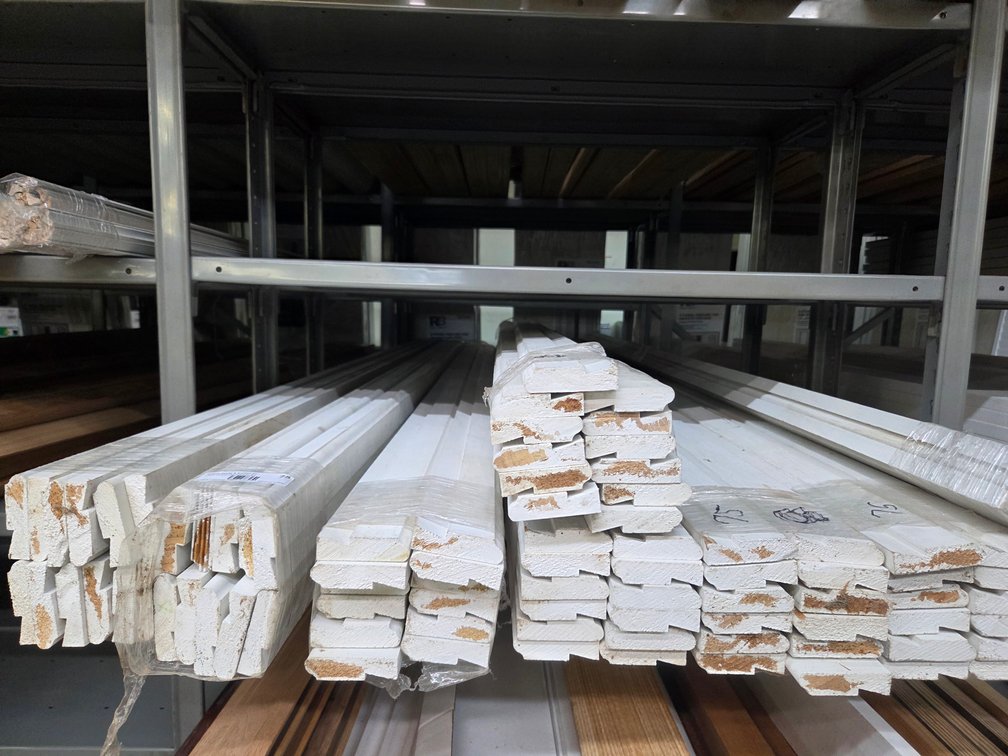 Window moulding  96 pc.