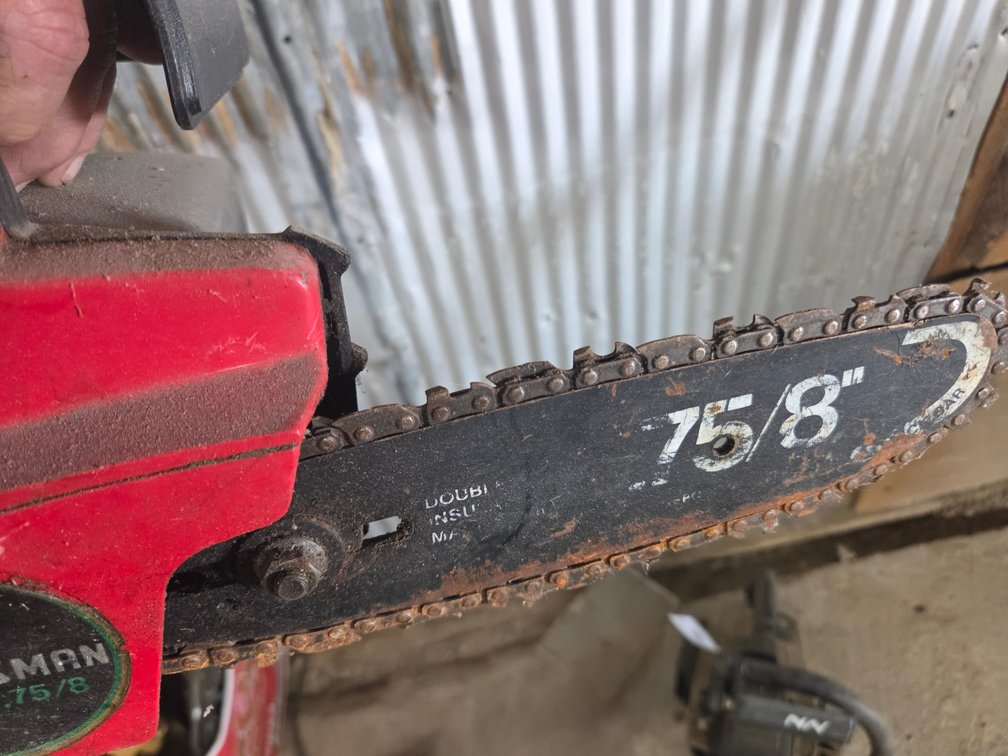 Electric and gas chain saws (condition unknown)