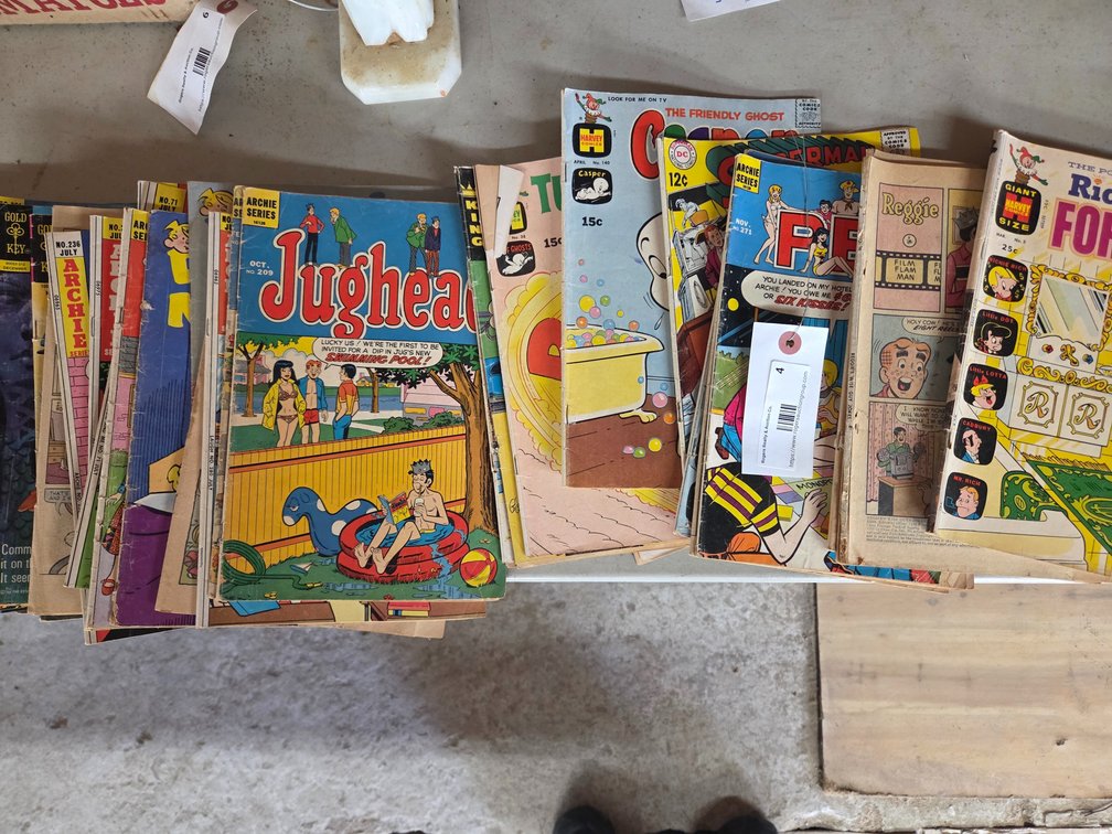 Assorted Comic Books  Archie and Dennis the Menace