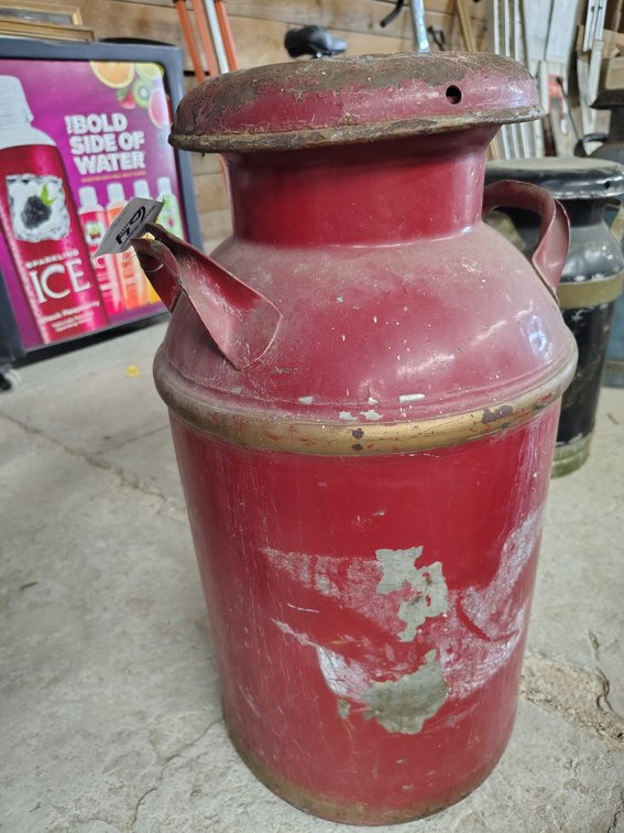 Milk jug (red with lid)