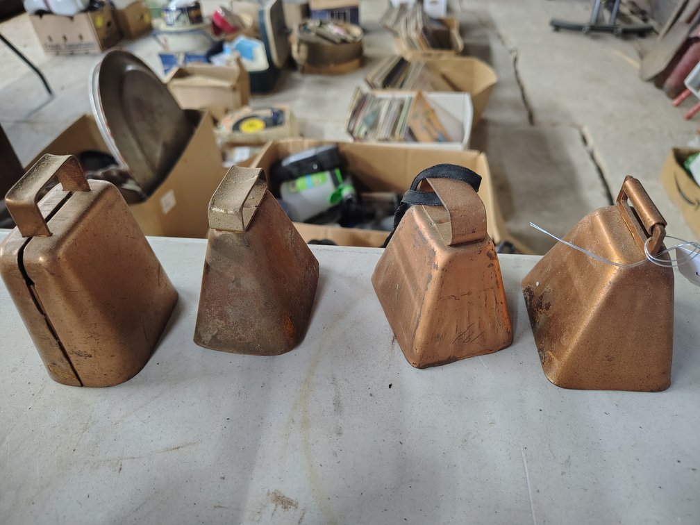 4 metal cow bells