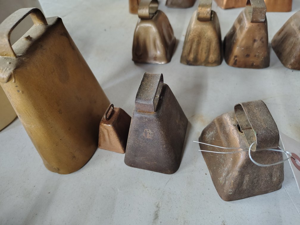 4 metal cow bells