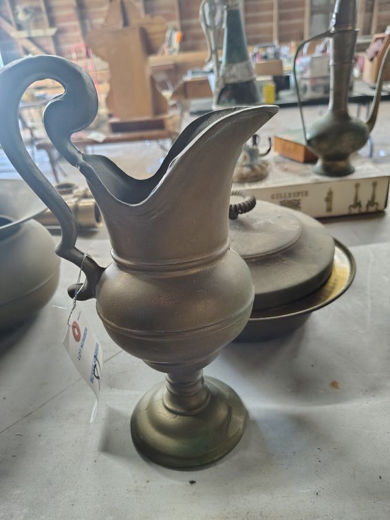 Decorative metal bowl and Vase (Brass)