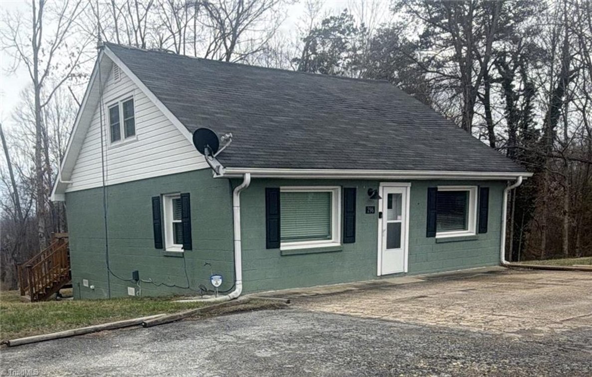 Image for Home for Sale in Mount Airy - 296 N Franklin Road