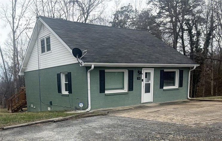 Home for Sale in Mount Airy - 296 N Franklin Road