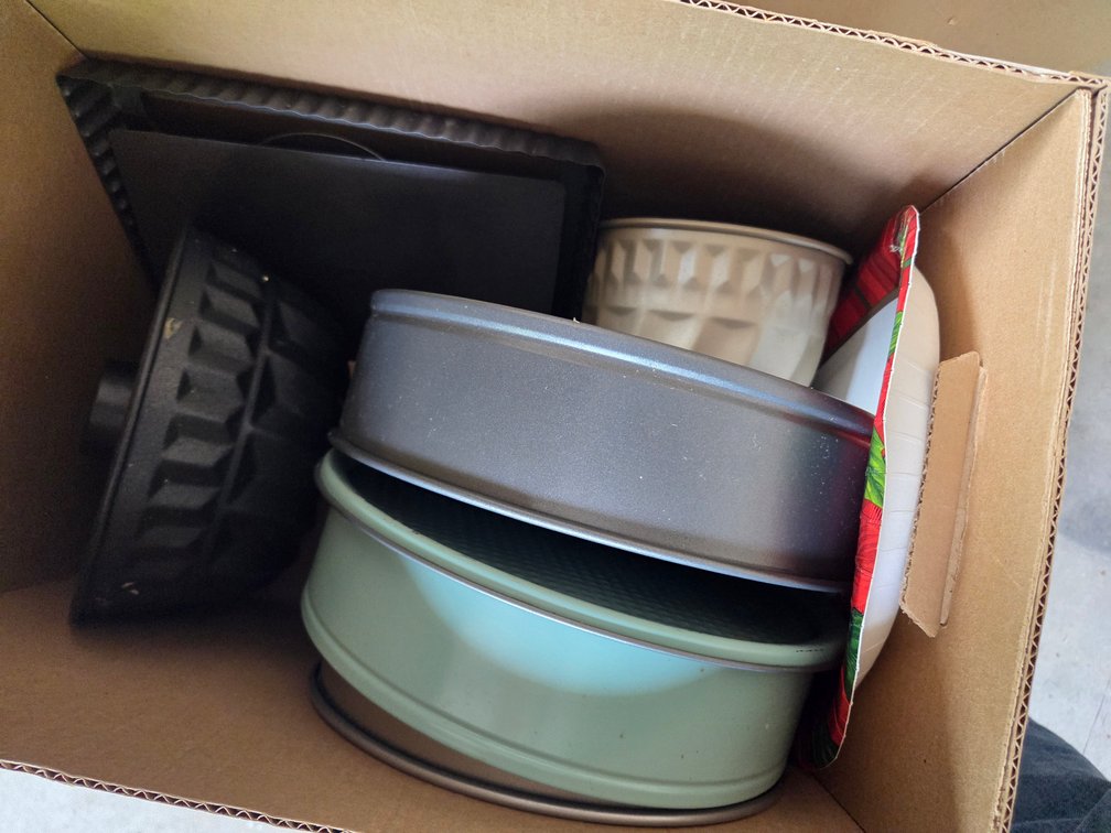 Bakeware and Glass Serving Dishes, Food Dehydrator