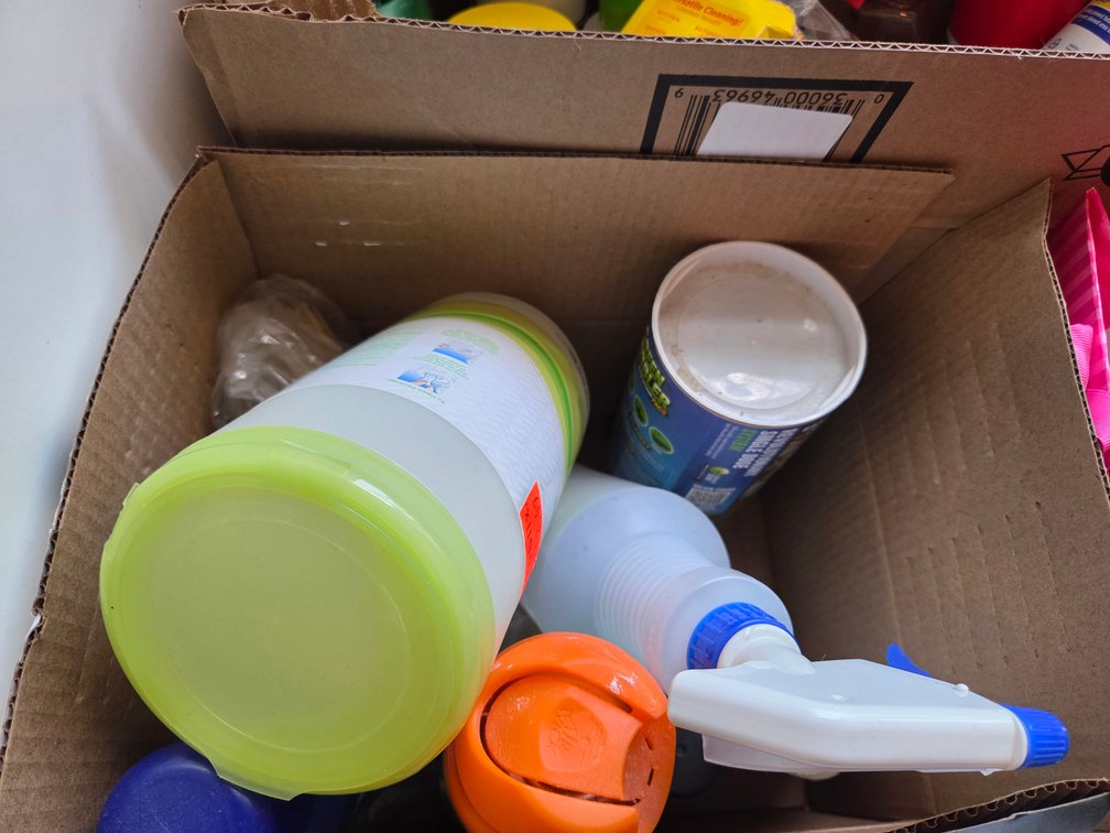 Assorted Cleaning Items