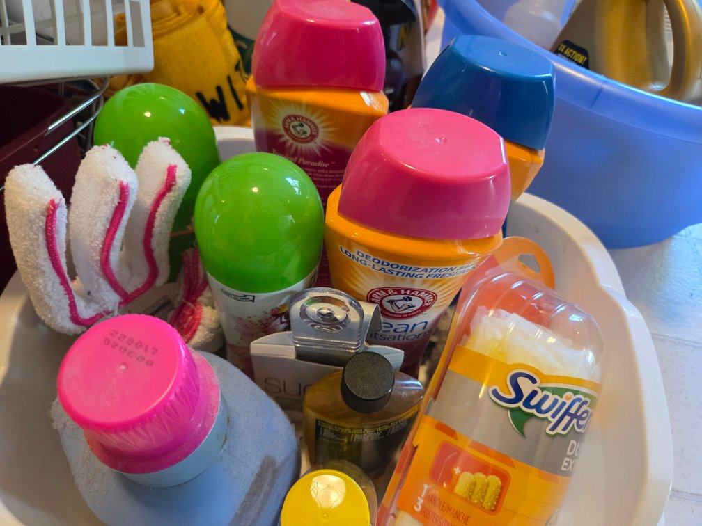 Assorted Cleaning Items, AM/FM Radio