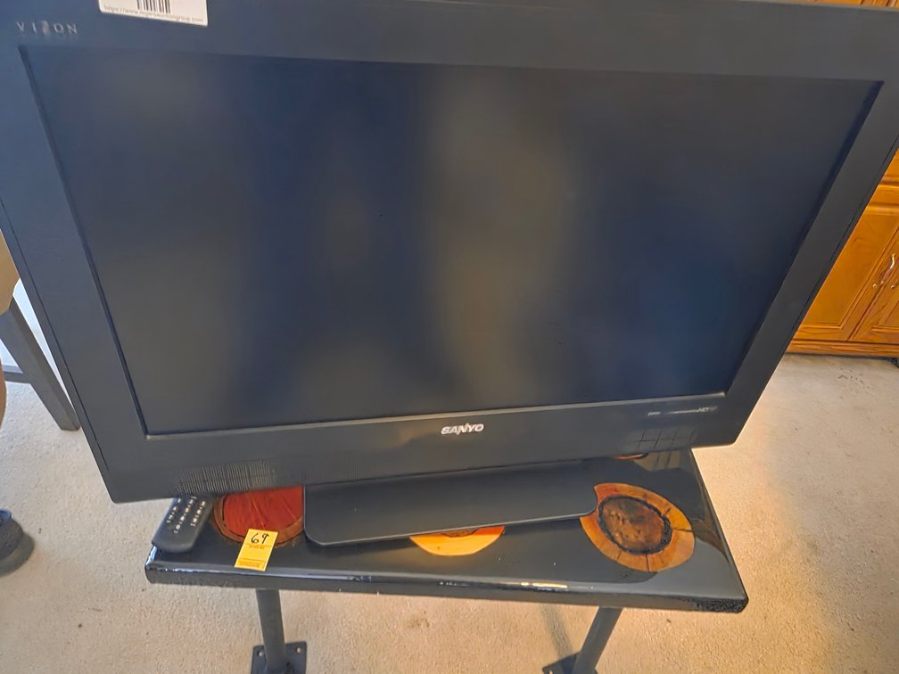 Sanyo Integrated HDTV and Square Table