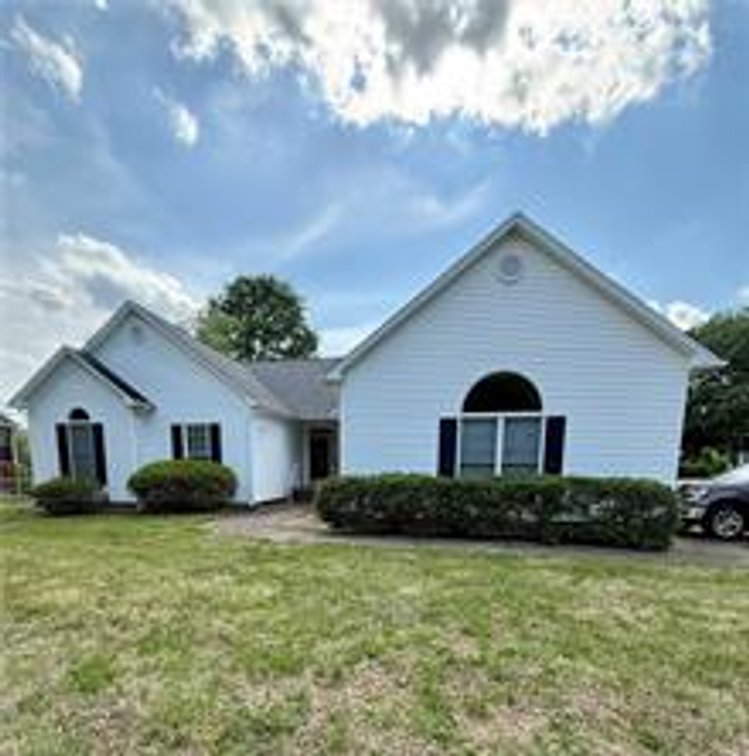 Image for Home For Sale in Lewisville - 201 Brookfarm Trail