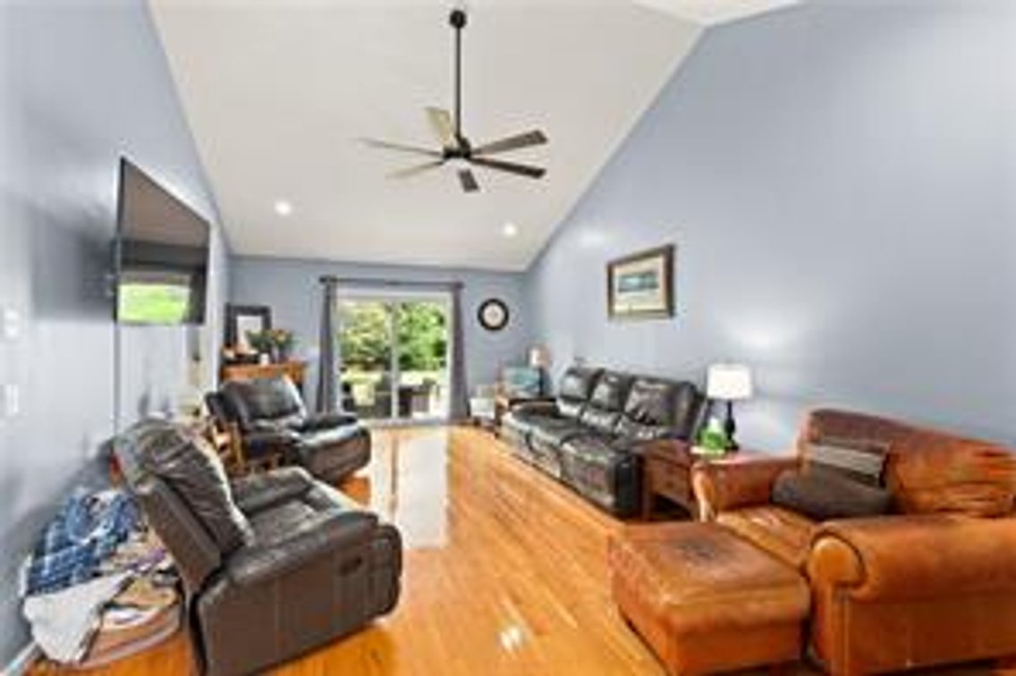Image for Home For Sale in Cana - 836 Bear Trail
