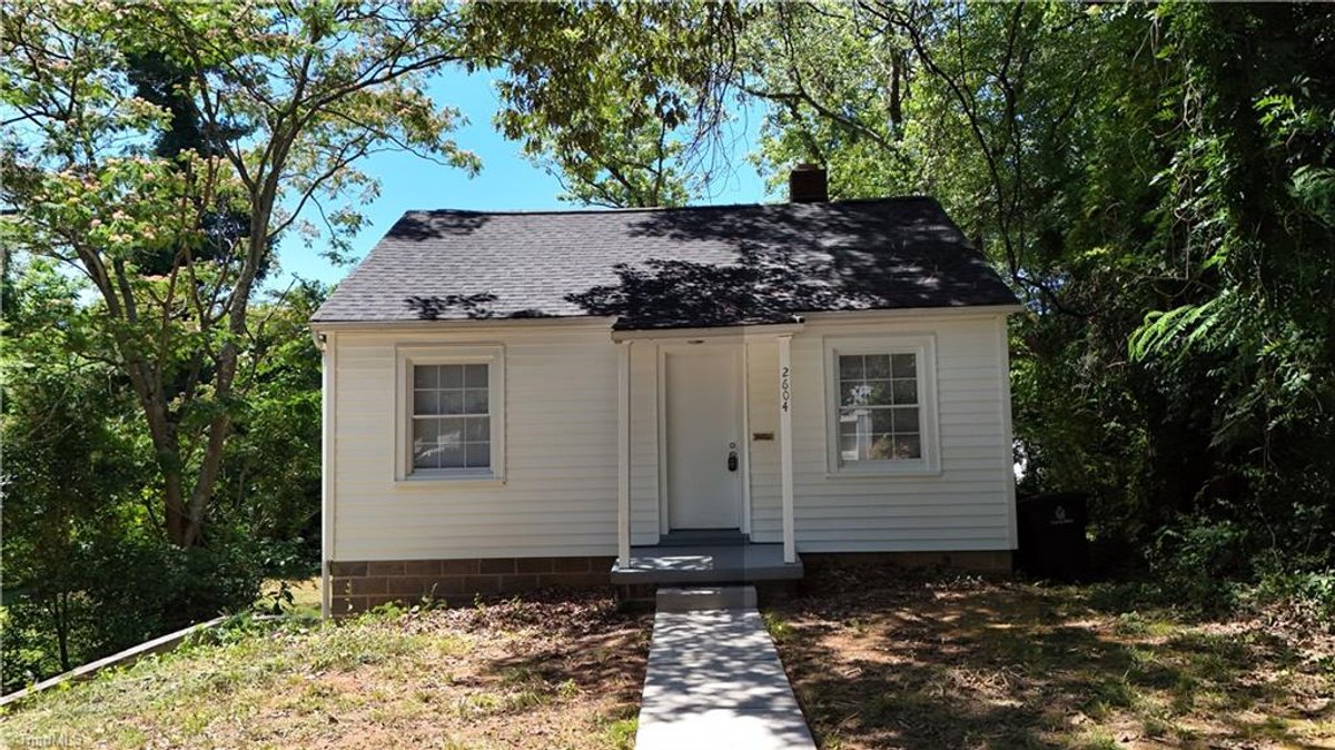 Image for Home For Sale in Winston Salem - 2604 Lyndhurst Avenue