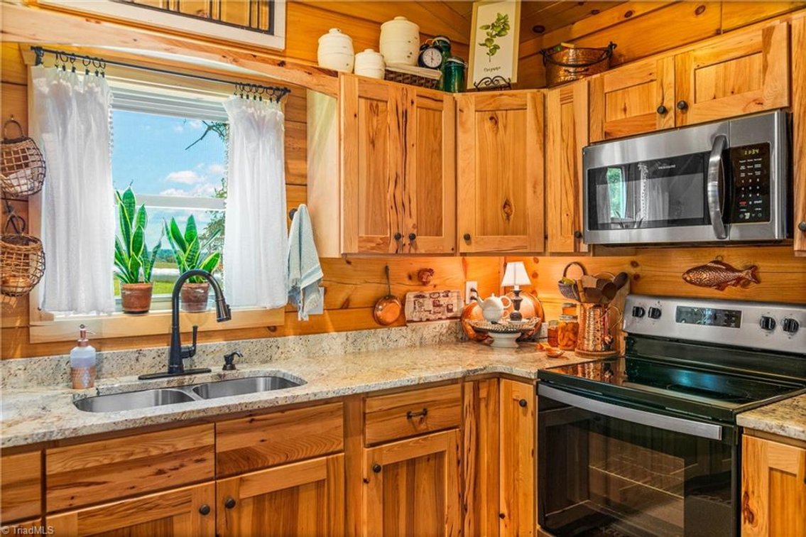 Image for Home For Sale in Fancy Gap - 271 Eby Lane