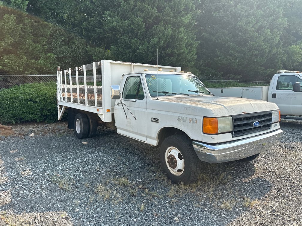1988 FORD F-350 UTILITY TRUCK