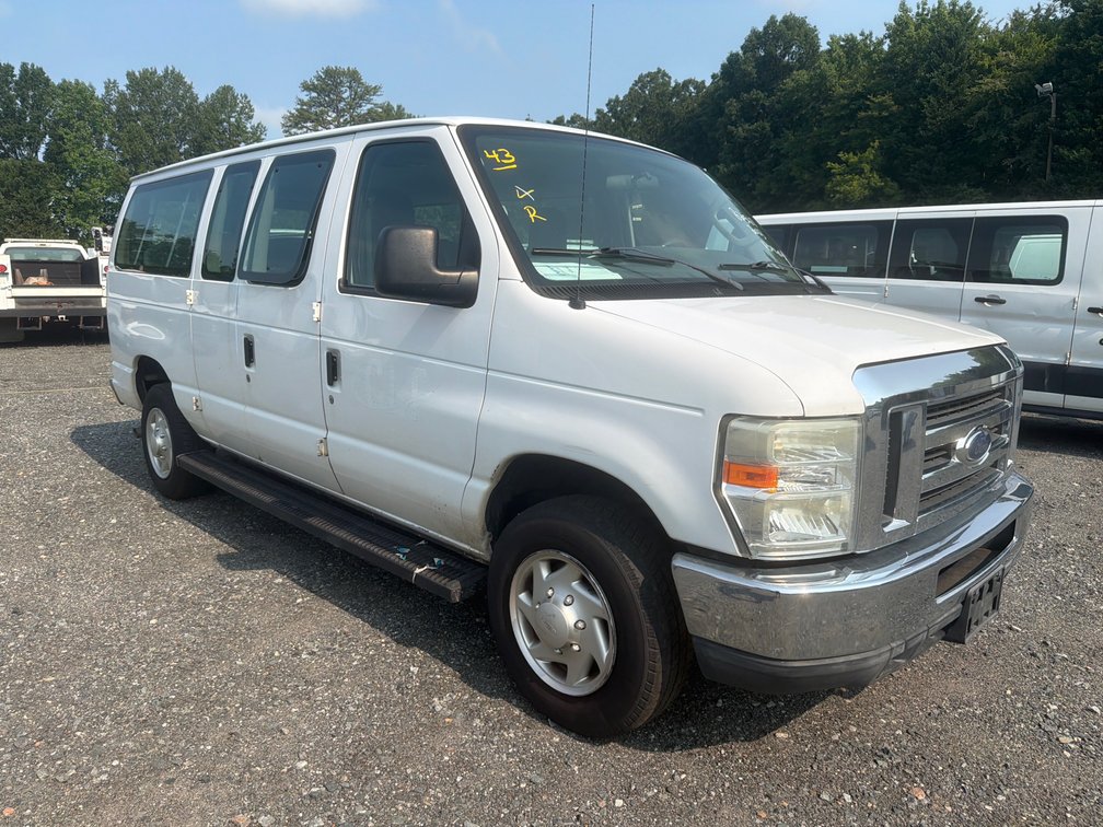 2013 FORD E-350
