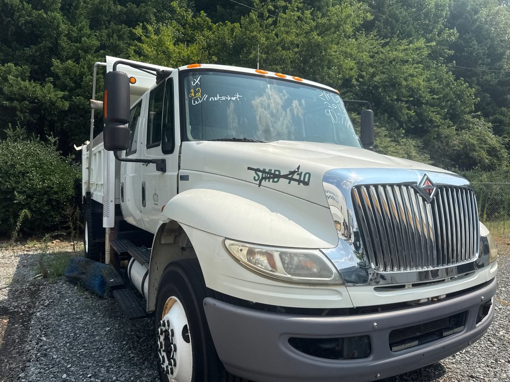 2013 INTERNATIONAL 4400 DUMP TRUCK