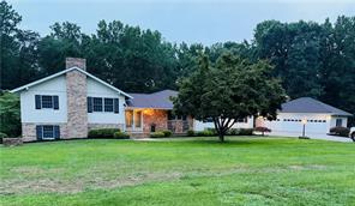 Image for Home For Sale in Mount Airy - 321 Pineview