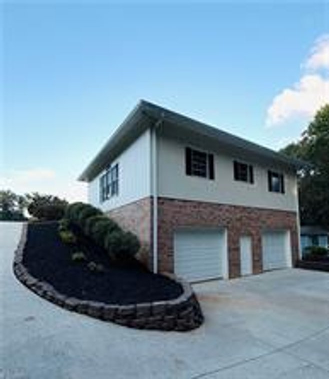 Image for Home For Sale in Mount Airy - 321 Pineview