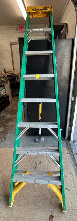 Werner 8' Fiberglass Ladder
