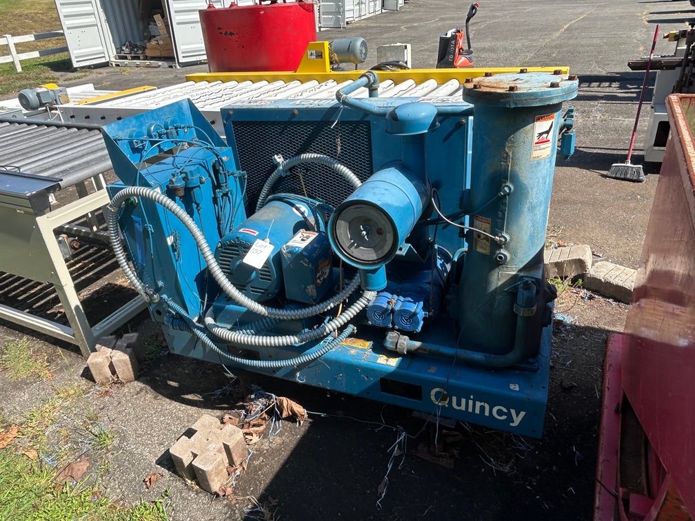 Quincy Electric Air Compressor Model QSB25ANA31N, Serial Number 90499H, 14,828 Hours, Includes Moisture Separator