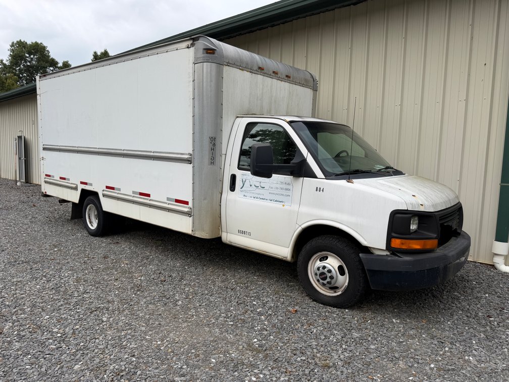 2010 GMC Savana Van Box Truck