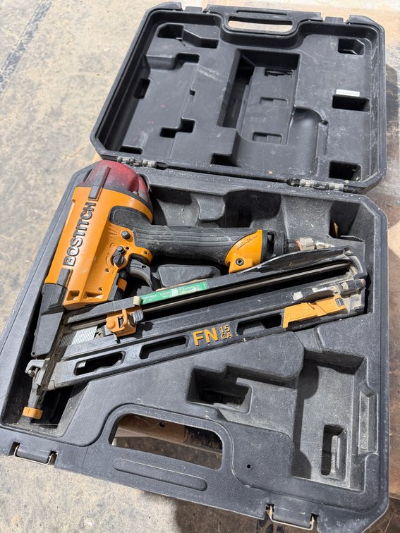 Bostitch FN 15 Gauge Nail Gun
