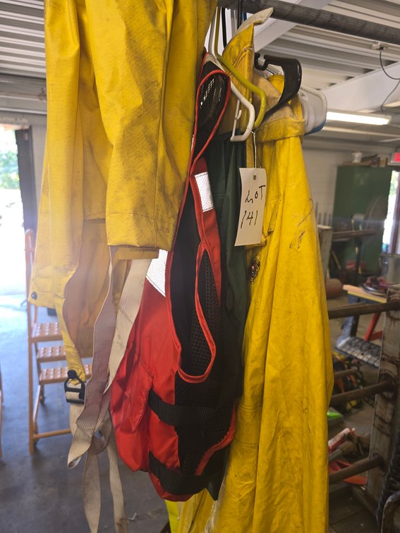 (25) safery harnesses & rain coats