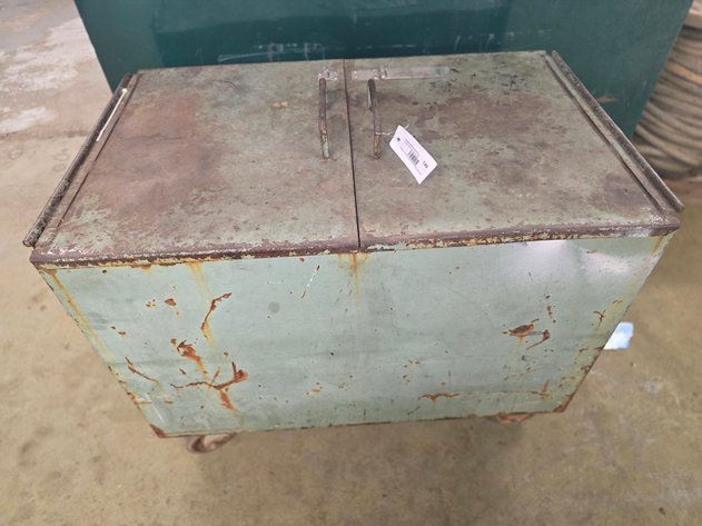 Roller Jobsite tool storage box