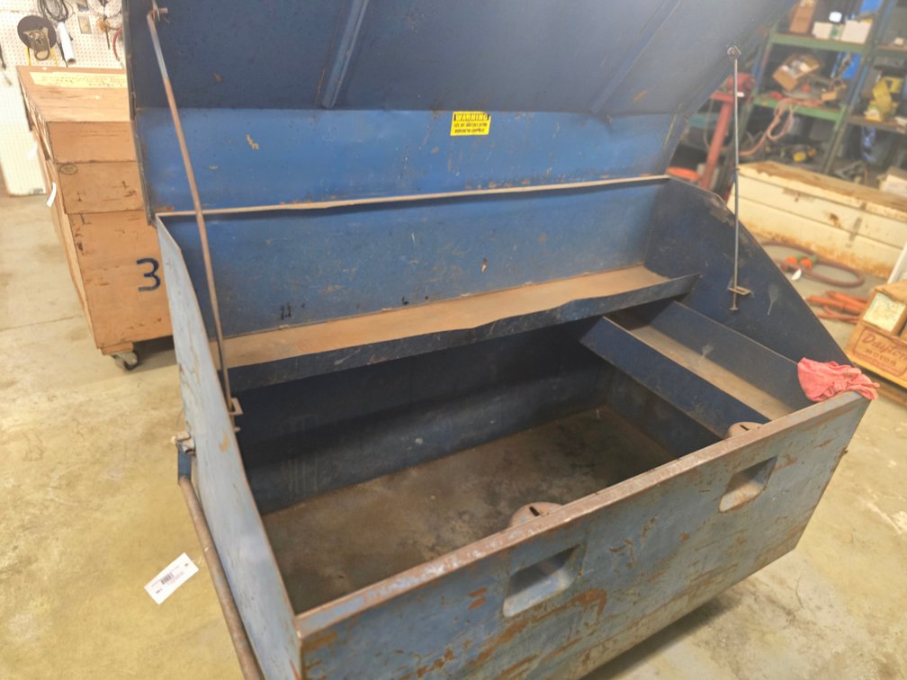 Jobsite storage box