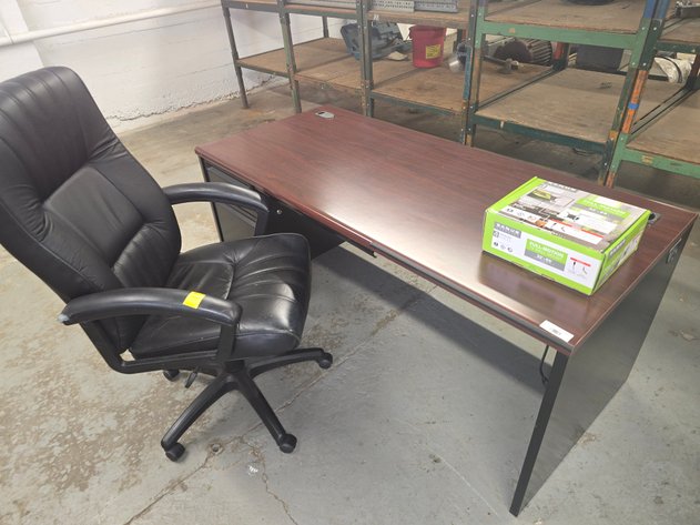 office chair & desk