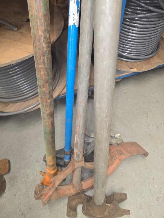 various sizes pipe benders