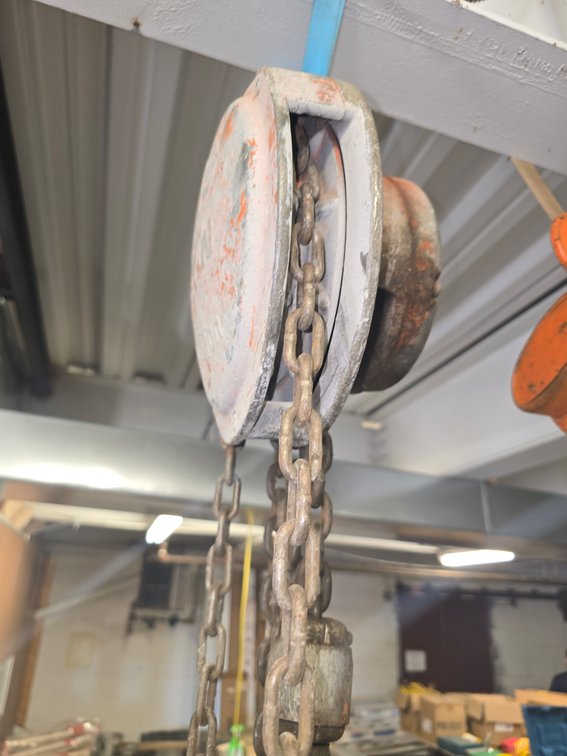 Yale 1 ton hoist